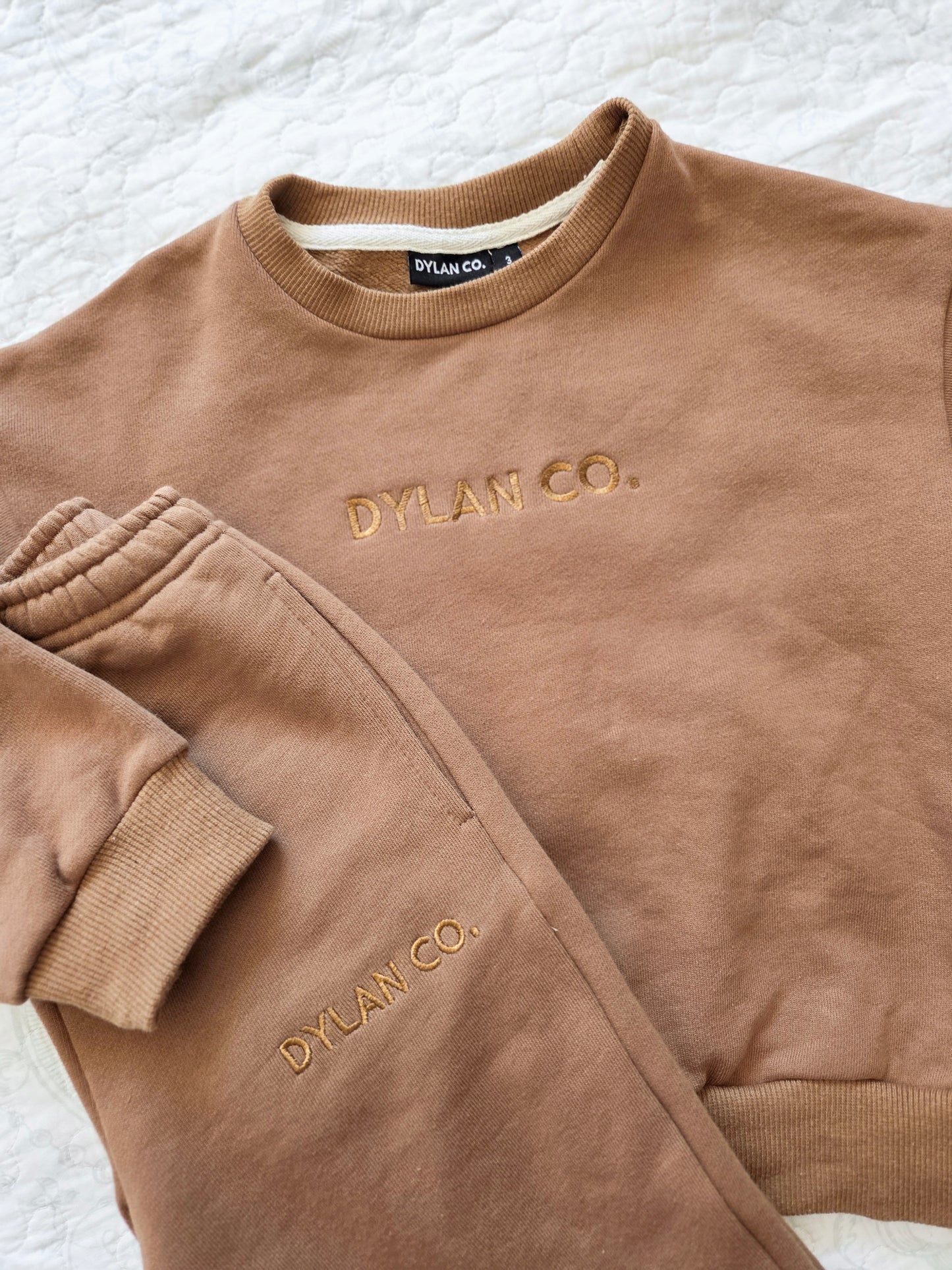 *PRE-ORDER* KIDS LOGO CREWNECK - CARAMEL